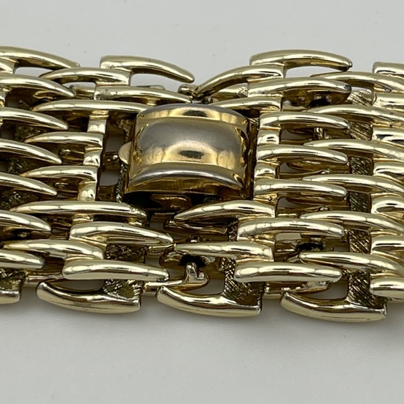 Vintage Coro Pegasus Weave Pattern Gold Tone Bracelet 7" Signed - Picture 7 of 10
